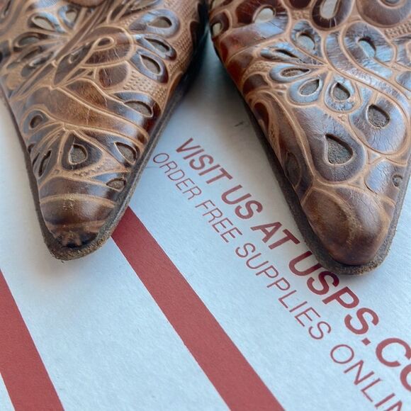 Salvatore D’Anna • Pointed Tooled Leather Heels Size 7 - Picture 6 of 6